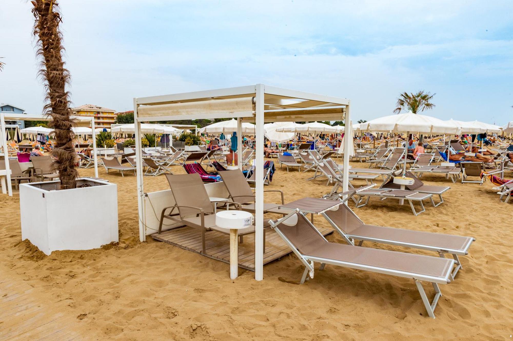Hotel Mayer Bibione Exterior photo