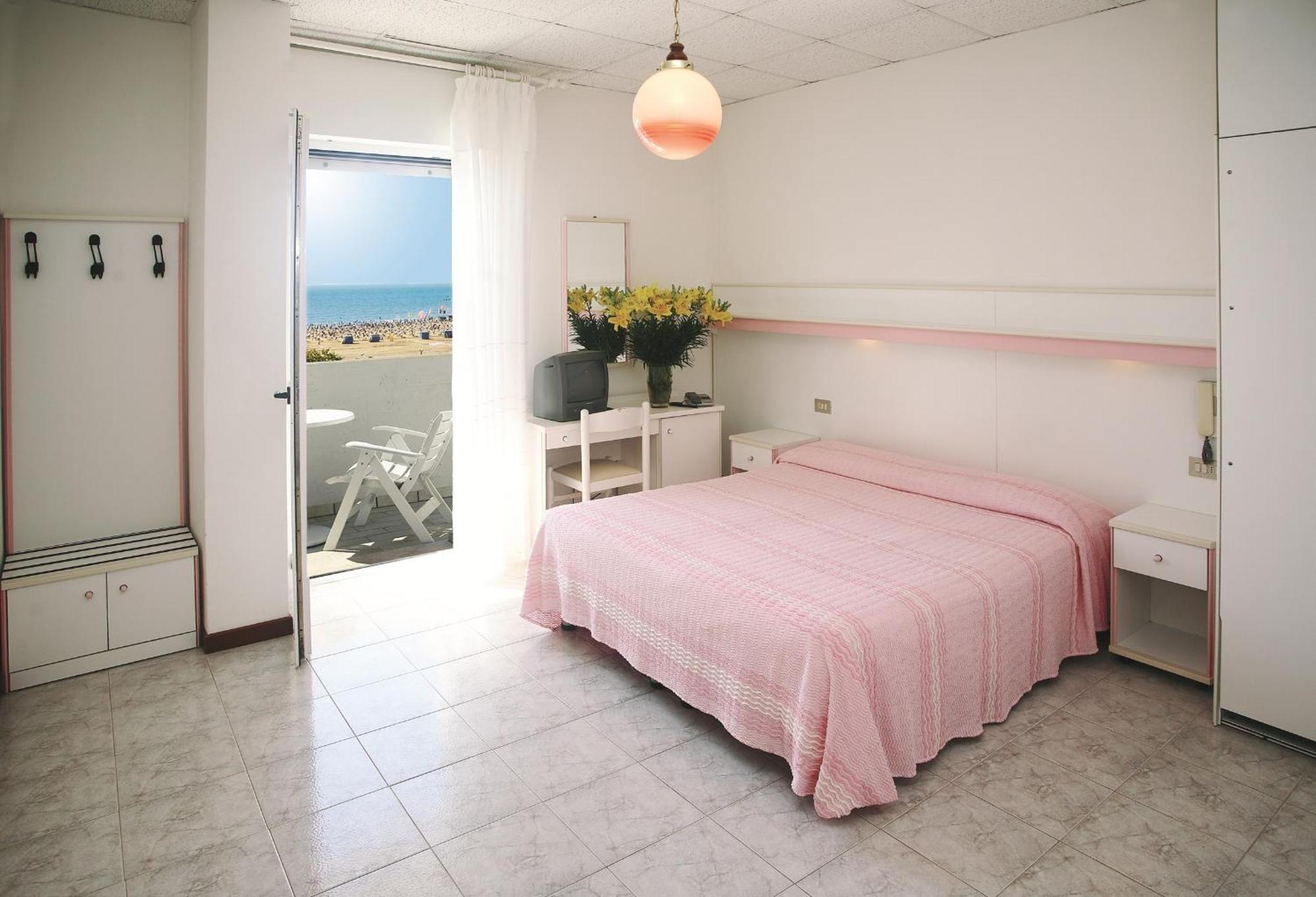 Hotel Mayer Bibione Exterior photo