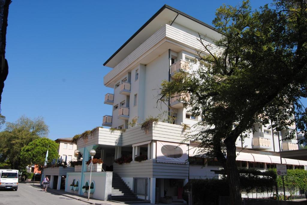 Hotel Mayer Bibione Exterior photo
