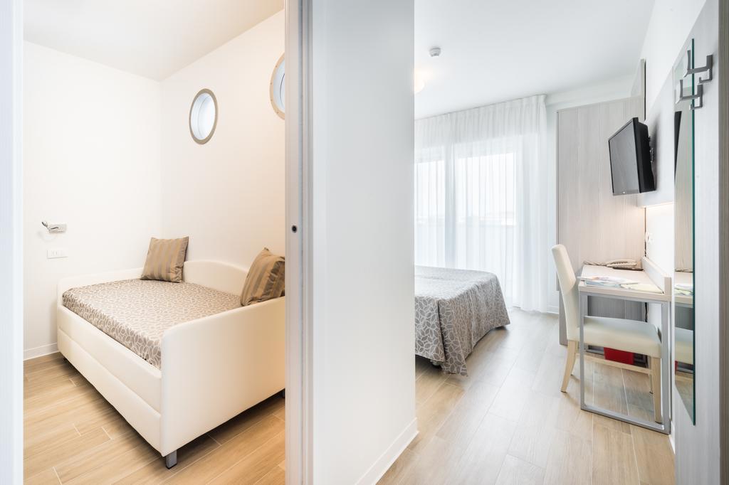 Hotel Mayer Bibione Exterior photo