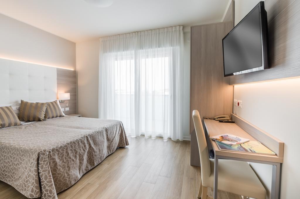 Hotel Mayer Bibione Exterior photo