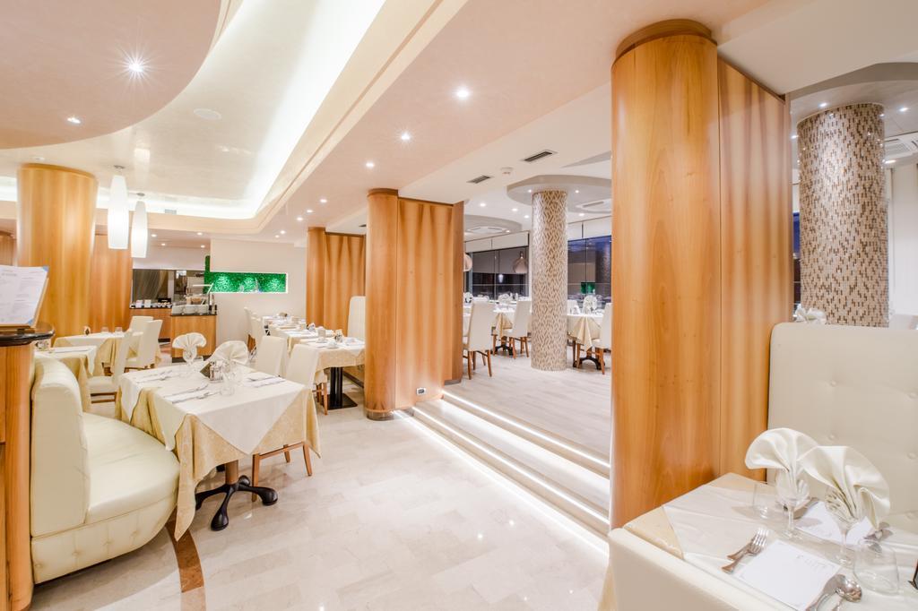 Hotel Mayer Bibione Exterior photo